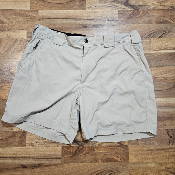 Duluth Trading Co Men’s Shorts XL Khaki Nylon Outdoor Hiking Zip Pocket Utility - Picture 1 of 8
